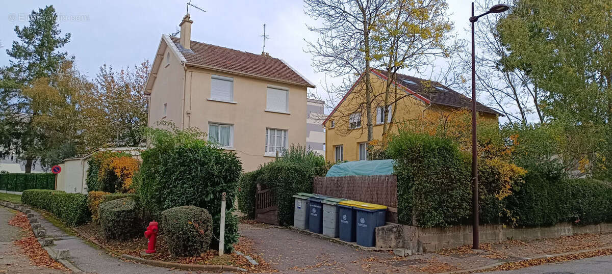Appartement à BOIS-D'ARCY