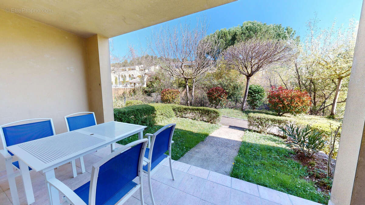 Appartement à GREOUX-LES-BAINS