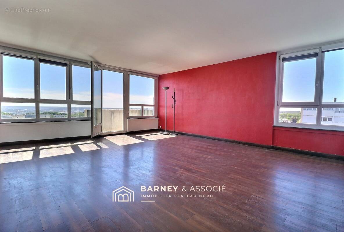 Appartement à MONT-SAINT-AIGNAN
