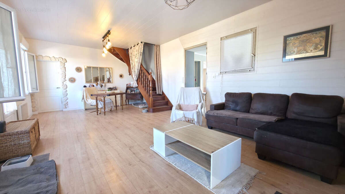 Grande maison familiale d'environ 135m² avec vie de plain-pied, jardin et piscine en campagne de Trignac - photo 4