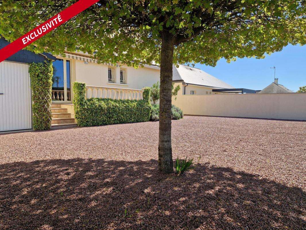 Maison à LONGUE-JUMELLES