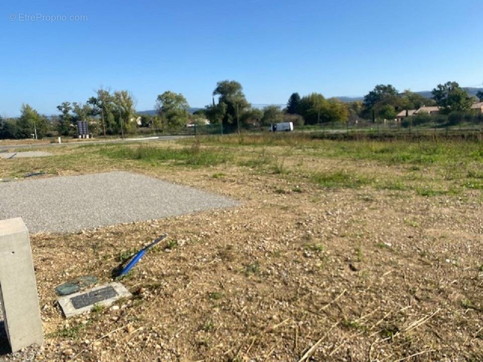 Terrain à VOLX
