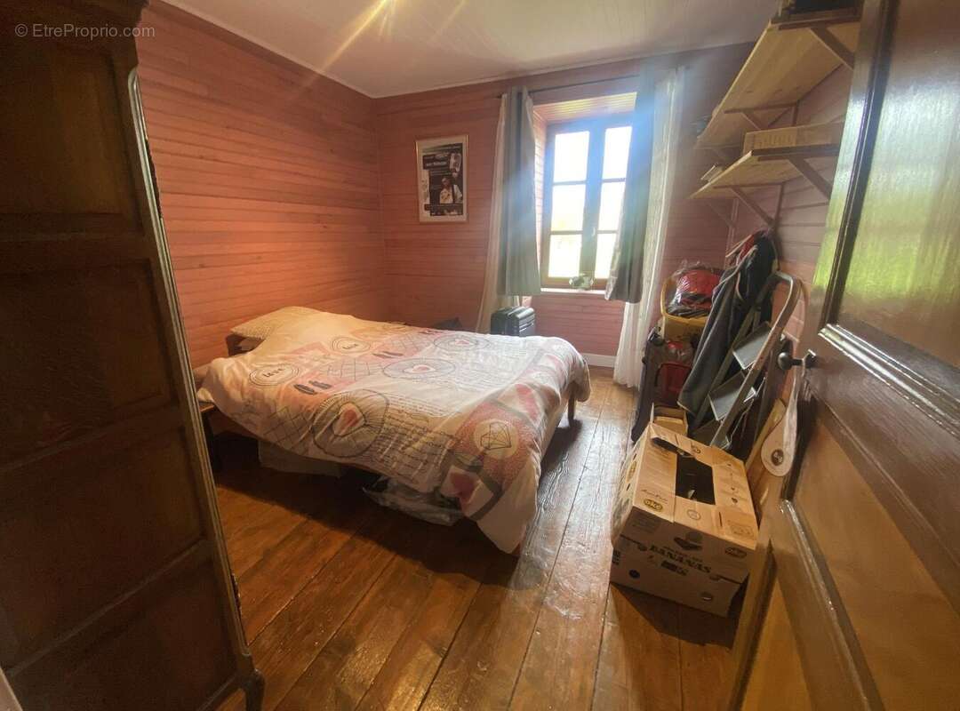 Maison 240 m² à Saint-Amandin  - photo 7