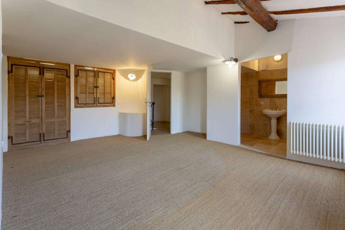 Maison à LA MOTTE-D&#039;AIGUES