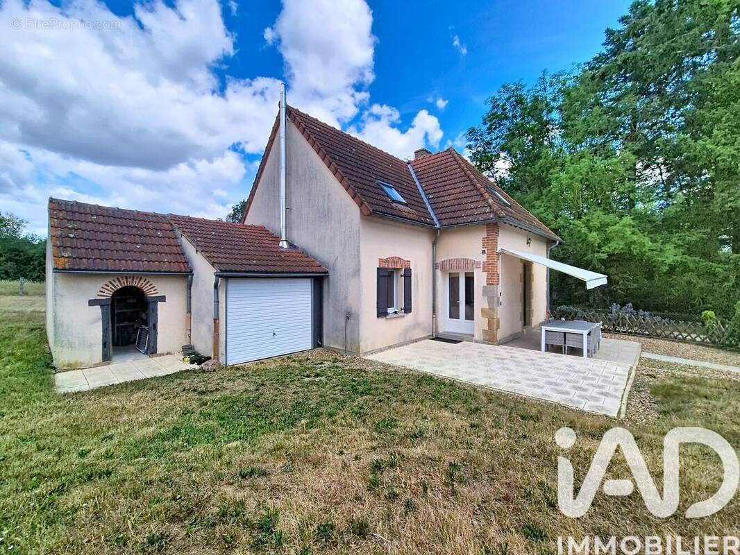Photo 1 - Maison à NEUILLY-LE-REAL