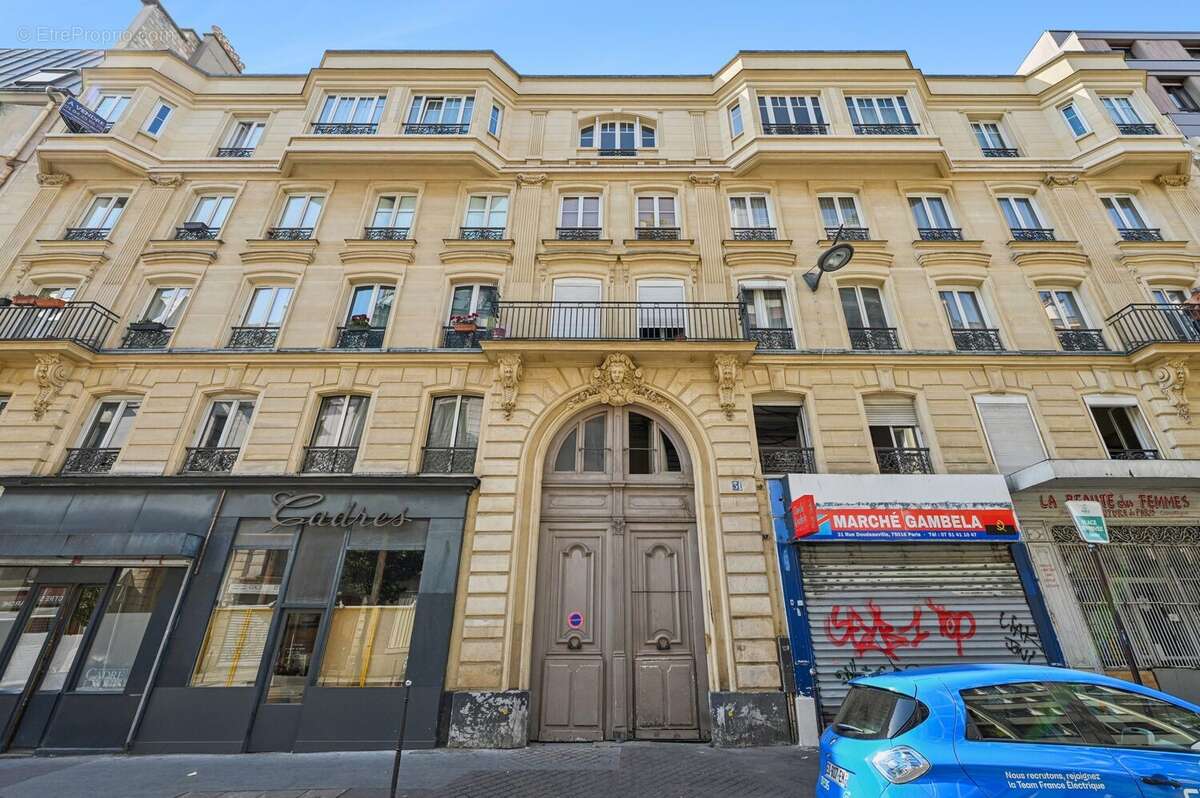 Appartement à PARIS-18E