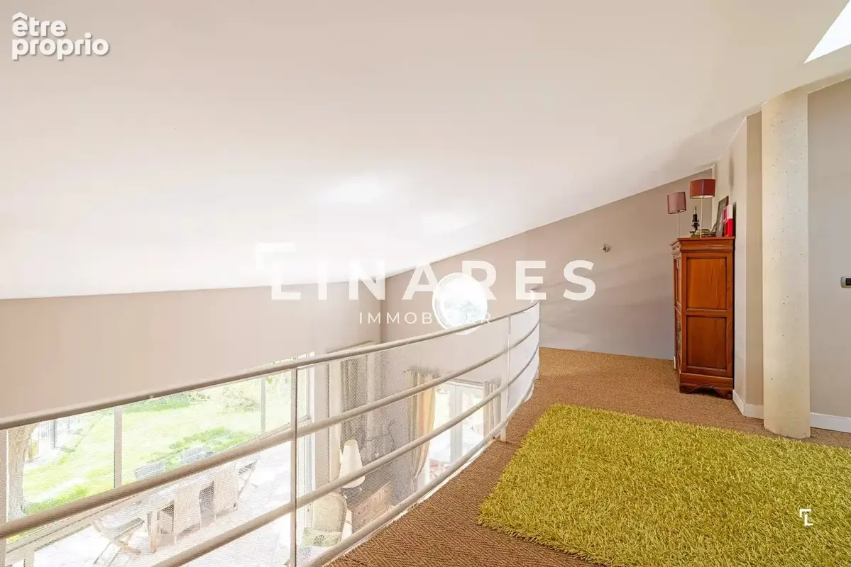 SIGNATURE - Villa 265m² (Sous-sol aménagé 62m²) - Piscine - Garage 44m²  - Parcelle de 1163m² - 13011 Les Camoins - photo 27