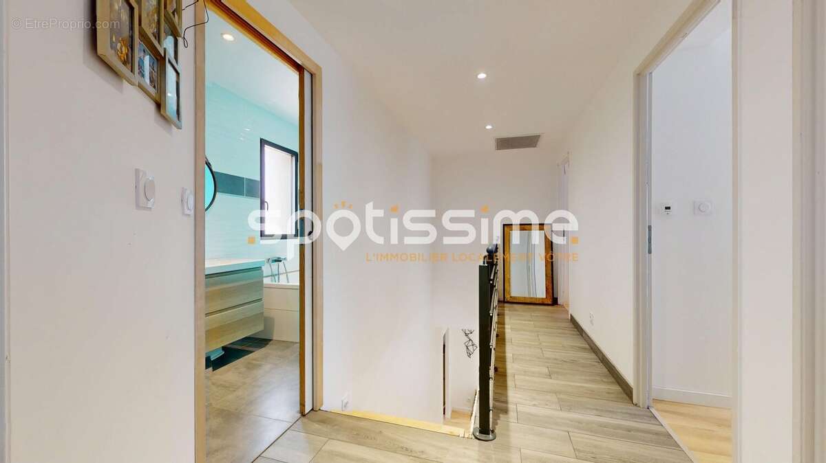 AGDE  Villa T5 de 2019 avec jardin, garage et prestations actuelles - photo 25