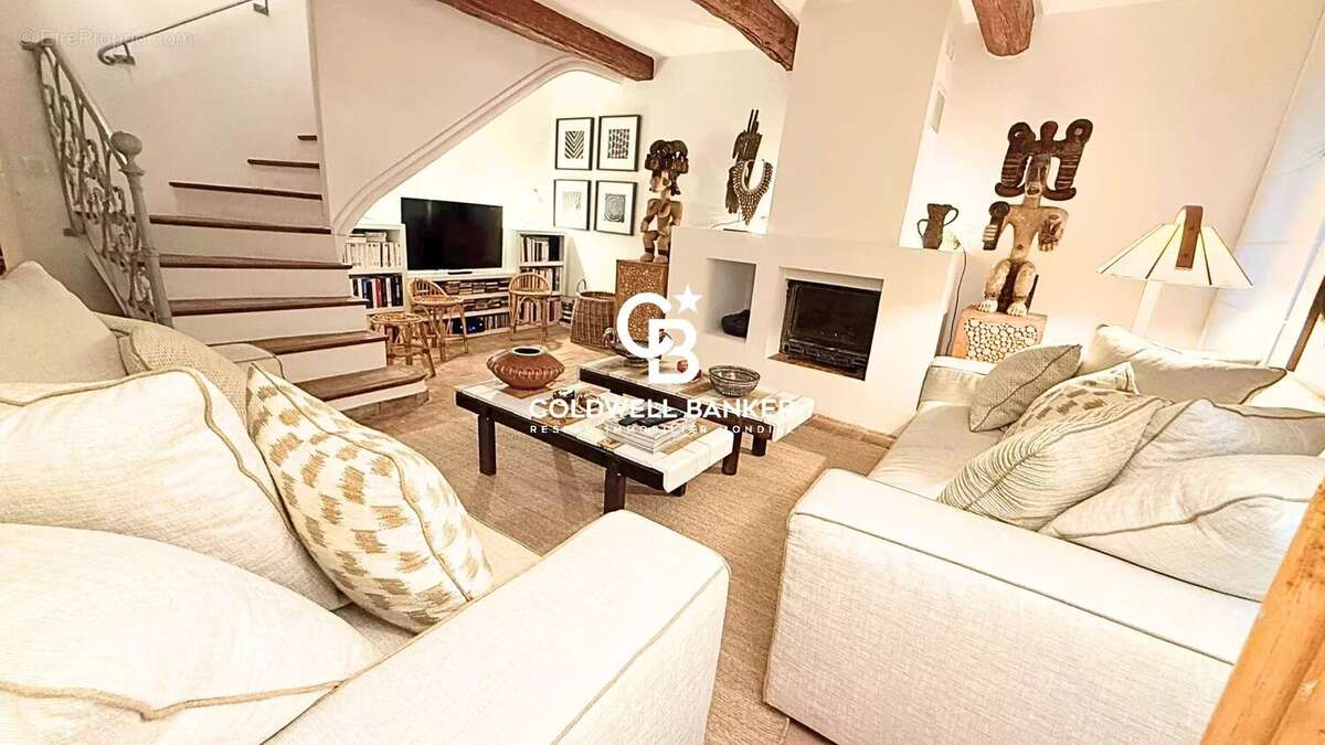 Maison de caractère avec garage et terrasse tropézienne plein sud - photo 8
