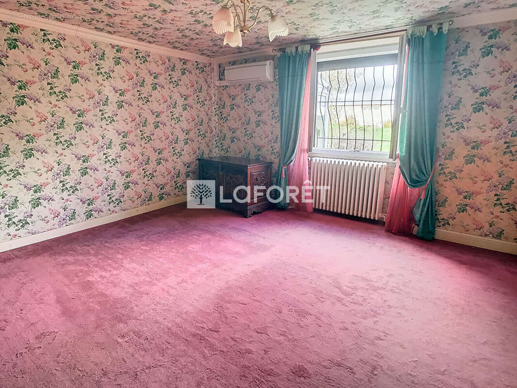 Maison à VILLERS-LE-CHATEAU