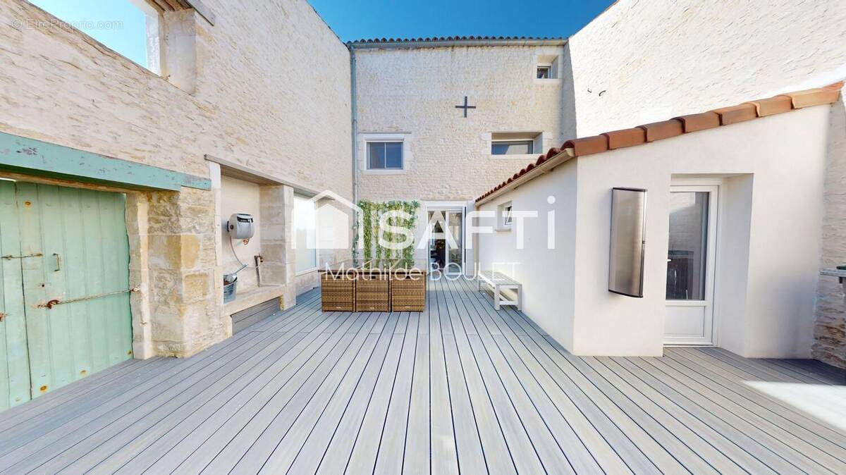 Photo 1 - Maison à SURGERES