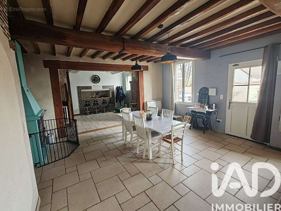 Maison 185 m² à Chessy-Les-Pres  - photo 3