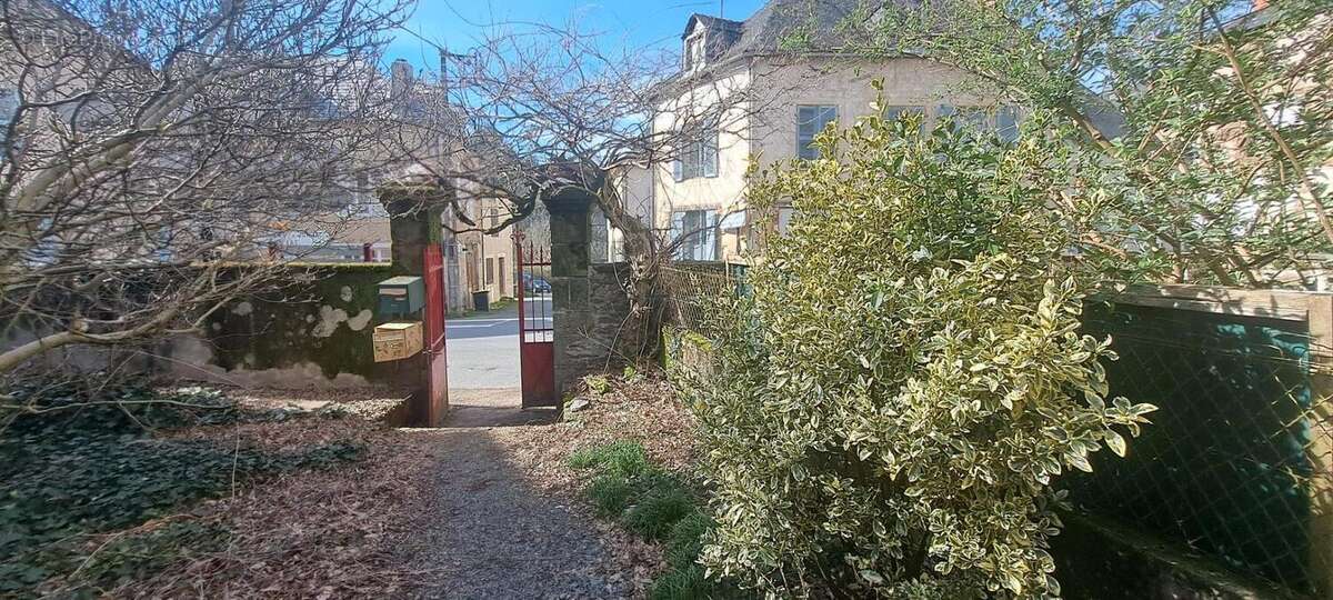 Appartement à JUILLAC