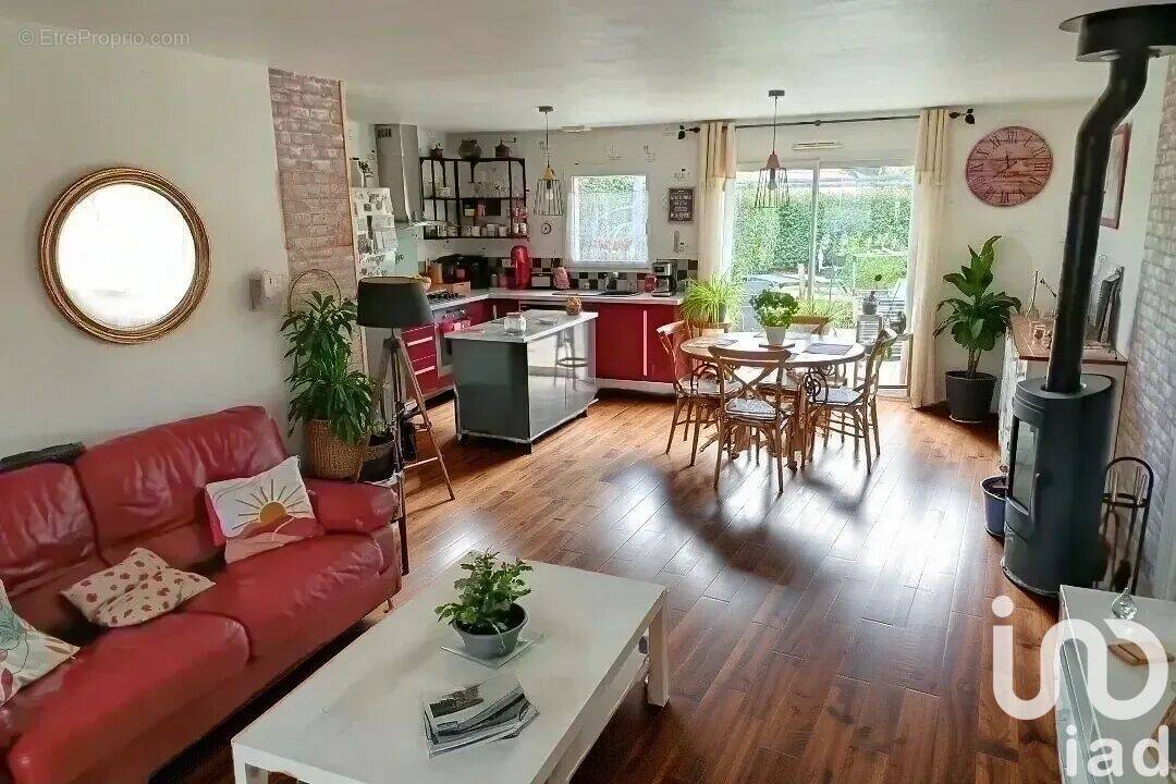 Photo 1 - Maison à SAINT-ETIENNE-DU-BOIS