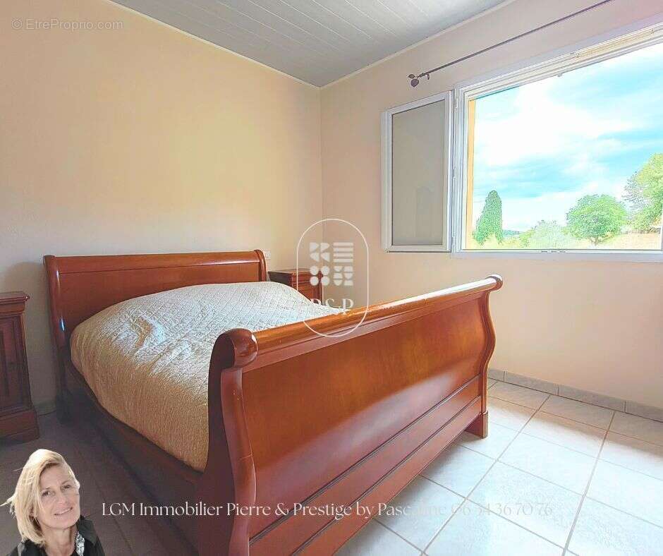 Maison À Vendre - avec piscine, garage et dépendances - photo 16
