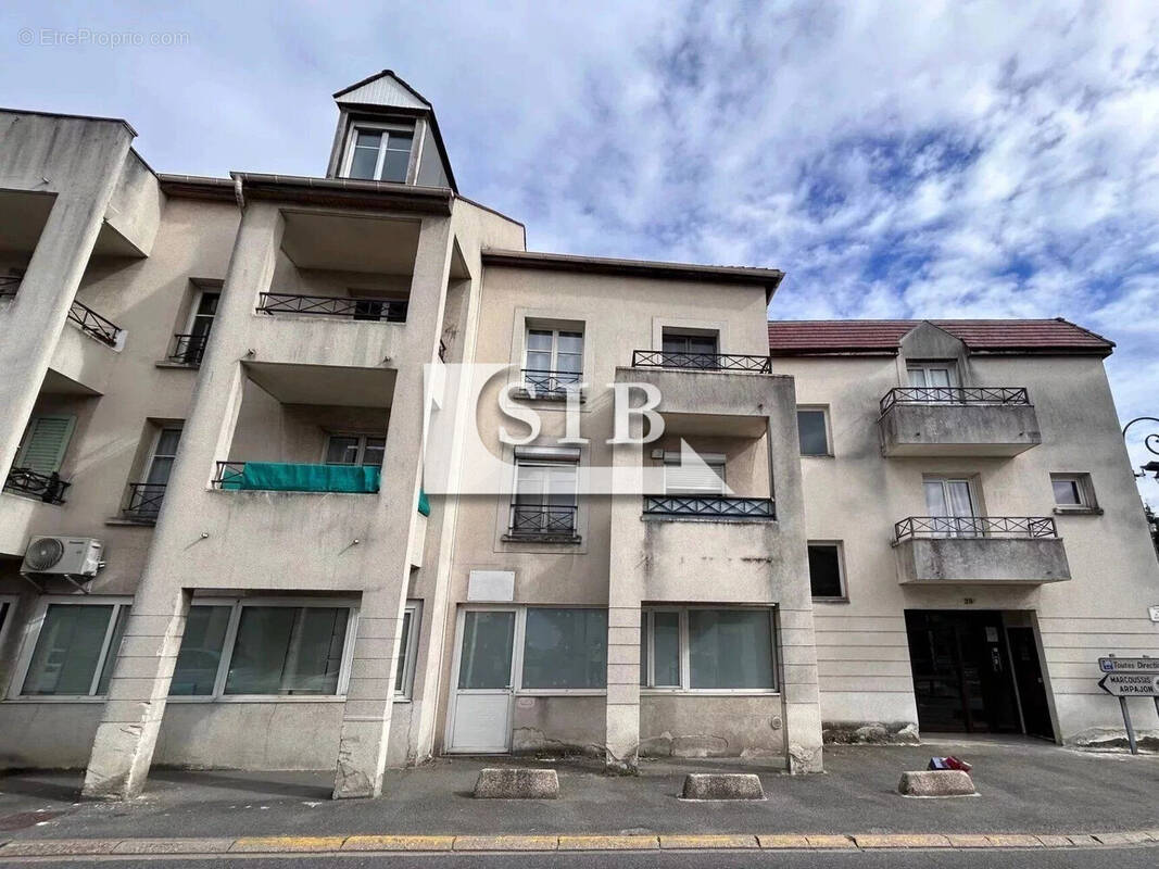 Commerce à MONTLHERY