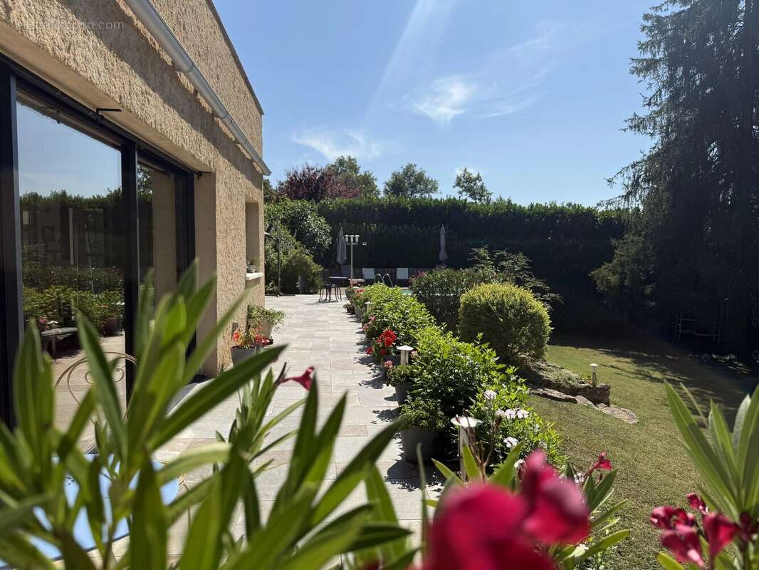 Maison à SAINT-MARTIN-LAGUEPIE