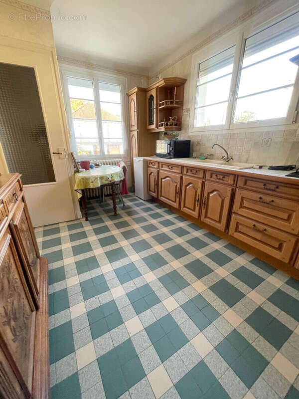 Maison à SAINT-CYR-SUR-LOIRE