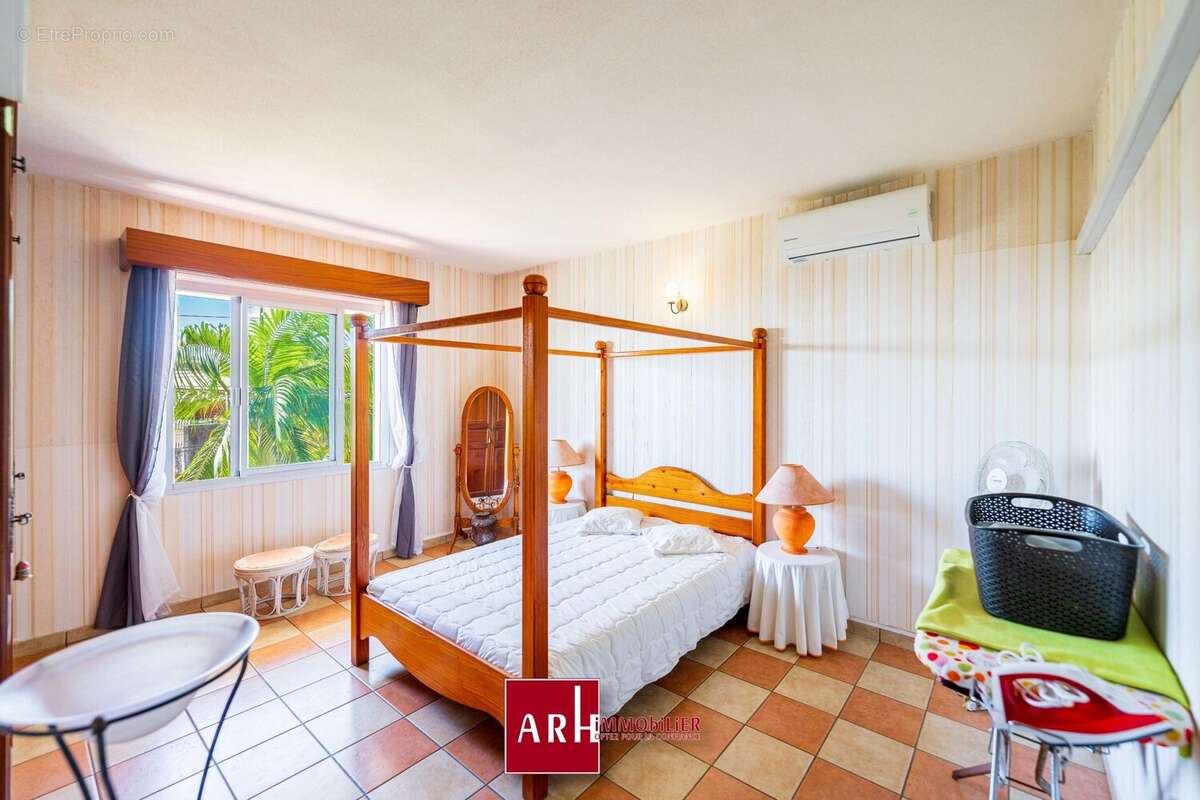 Maison à SAINT-DENIS