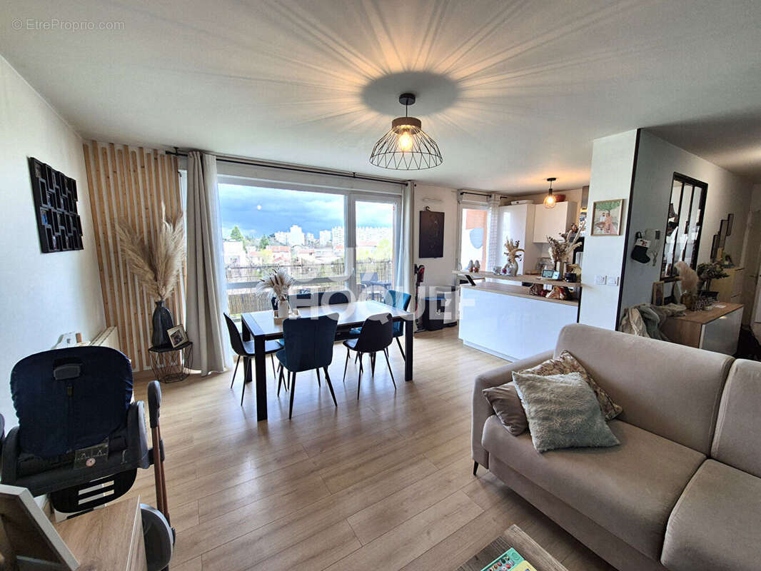 Appartement à OULLINS