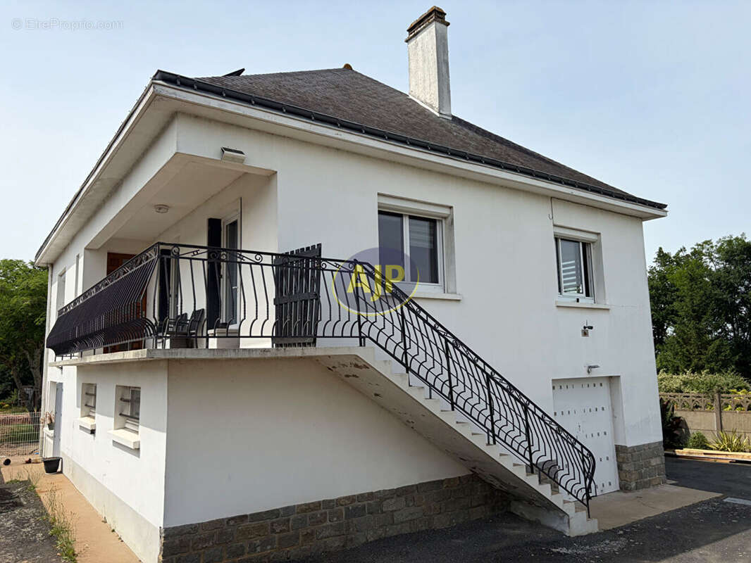 Maison Bourg Avessac - 6 pièces - 108 m2 - 1579 m2 Terrain - photo 2