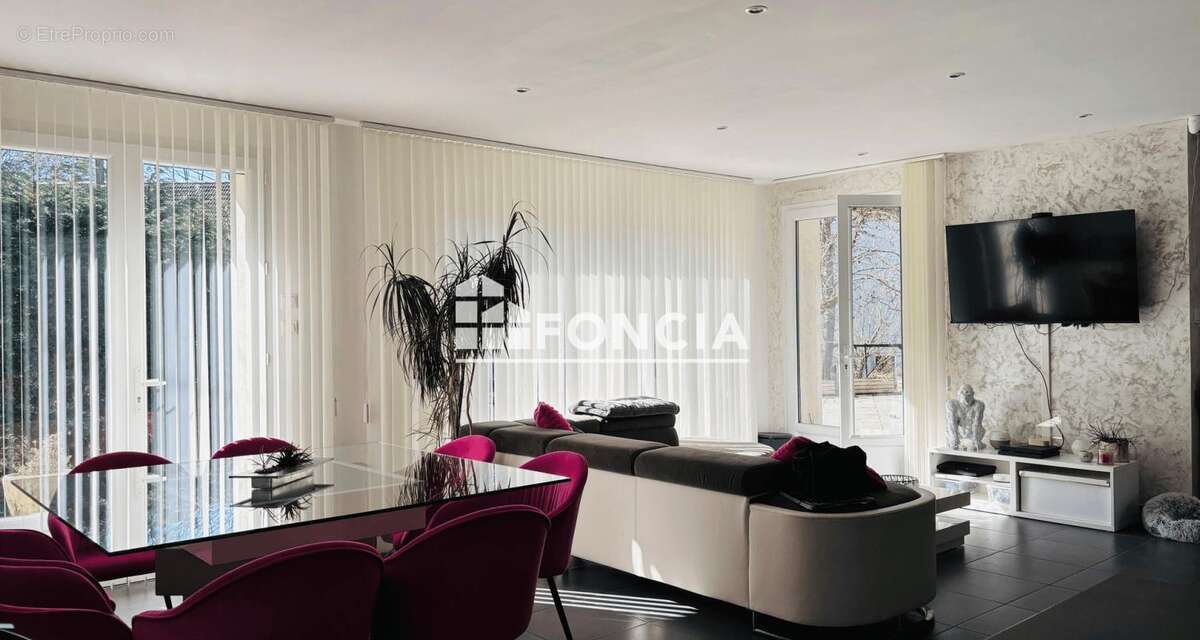 Maison à SAINT-MARTIN-D'URIAGE