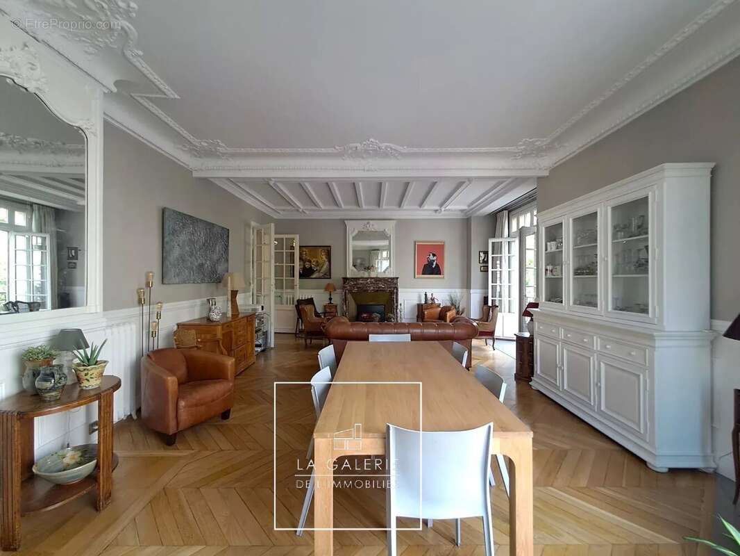 Très bel appartement familial de 145m2 au coeur du 12ème arrondissement, proche de tous les commerces et transports - photo 4