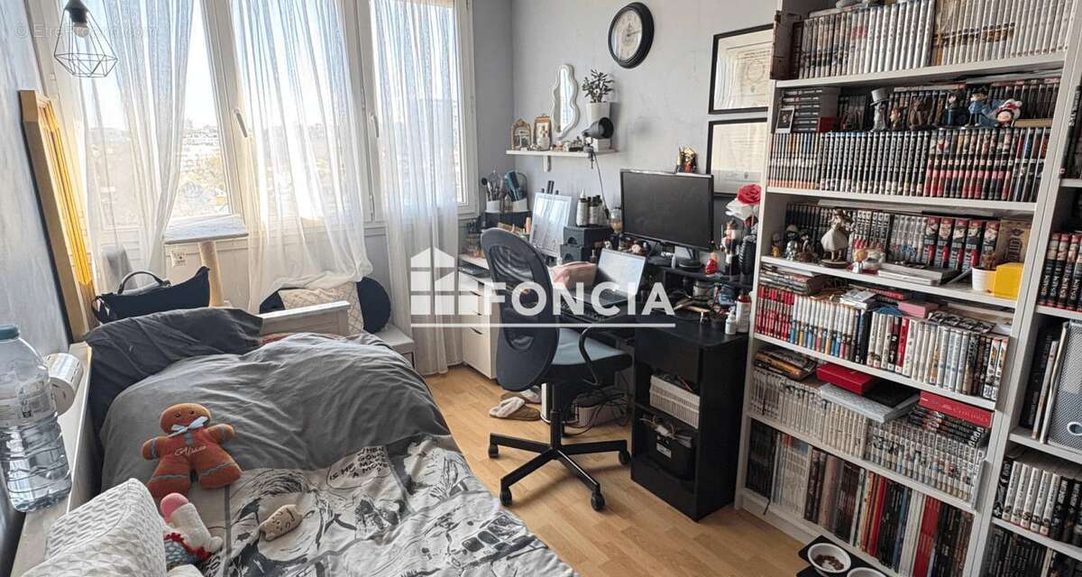 Appartement à FRESNES
