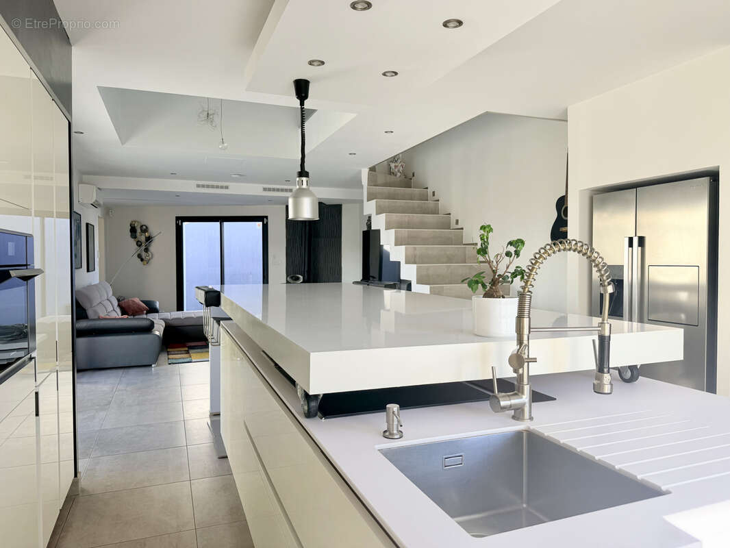 Maison à VILLENEUVE-LES-MAGUELONE