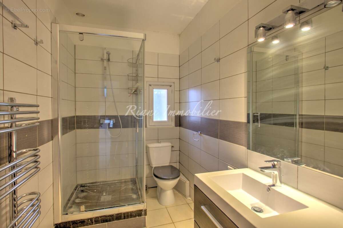 Maison à L'ISLE-SUR-LA-SORGUE