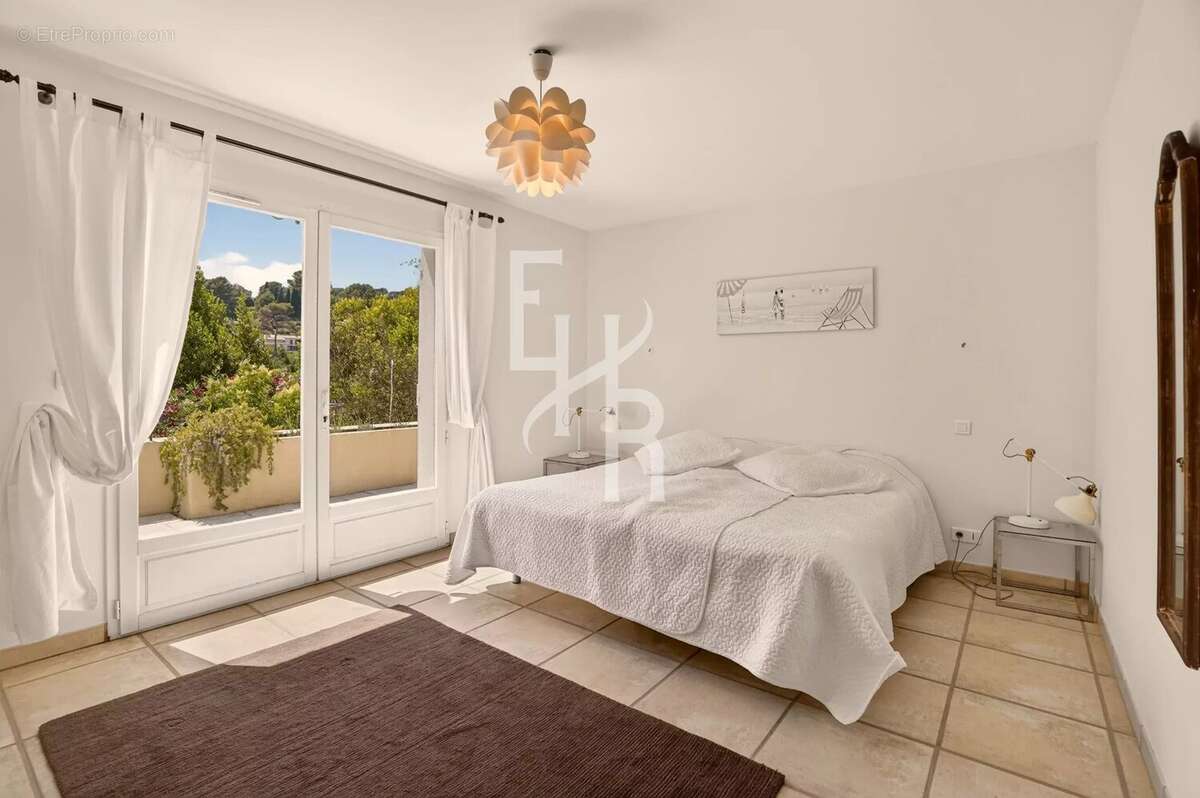Maison à MOUGINS