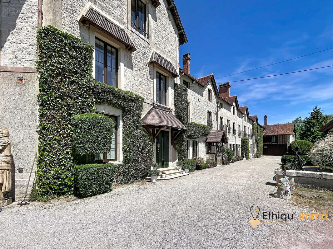 1682 m² à Laferte-Sur-Aube  - photo 7