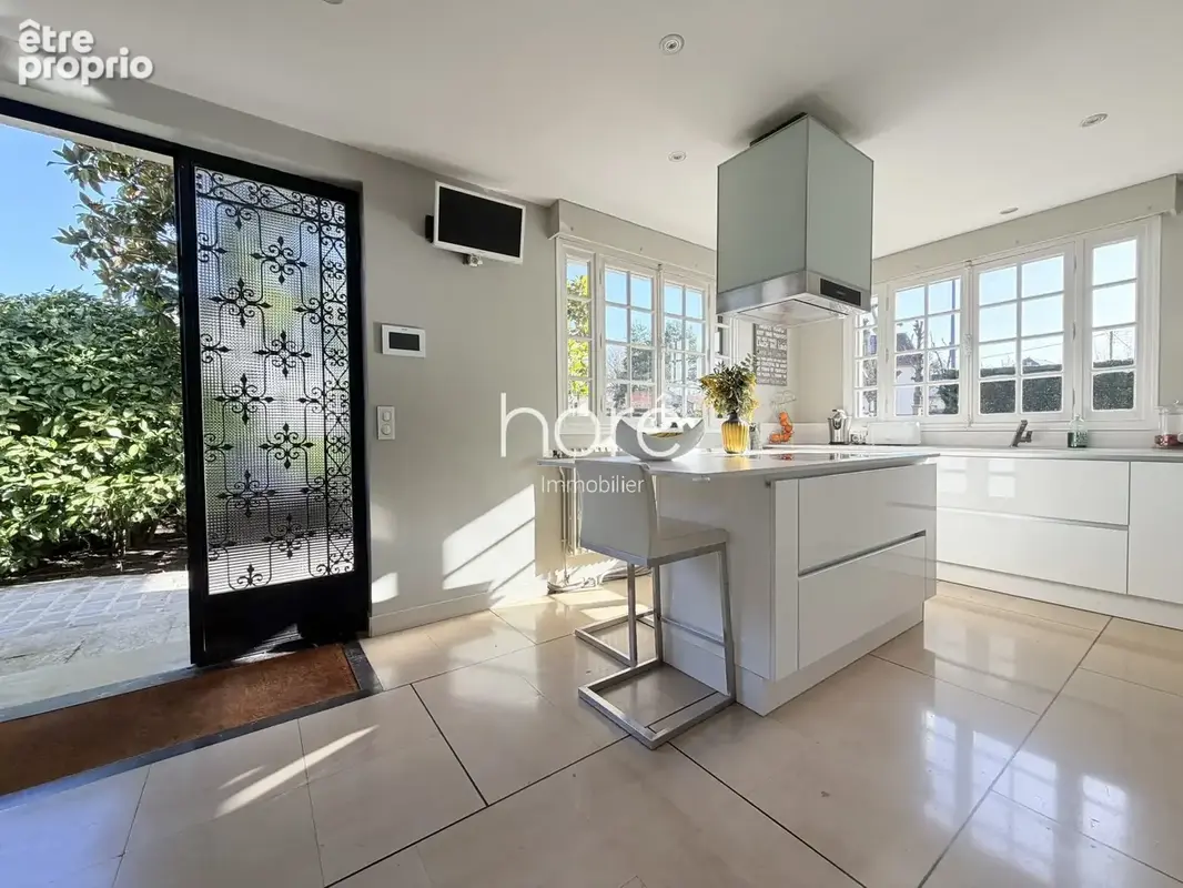 Maison 9 pièces 290 m² à vendre à Beauchamp (95250) - photo 6