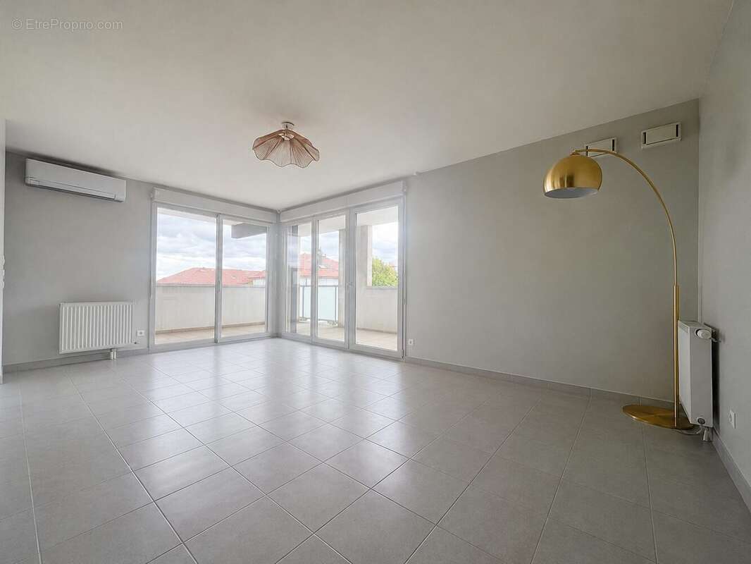 Appartement à CHENOVE