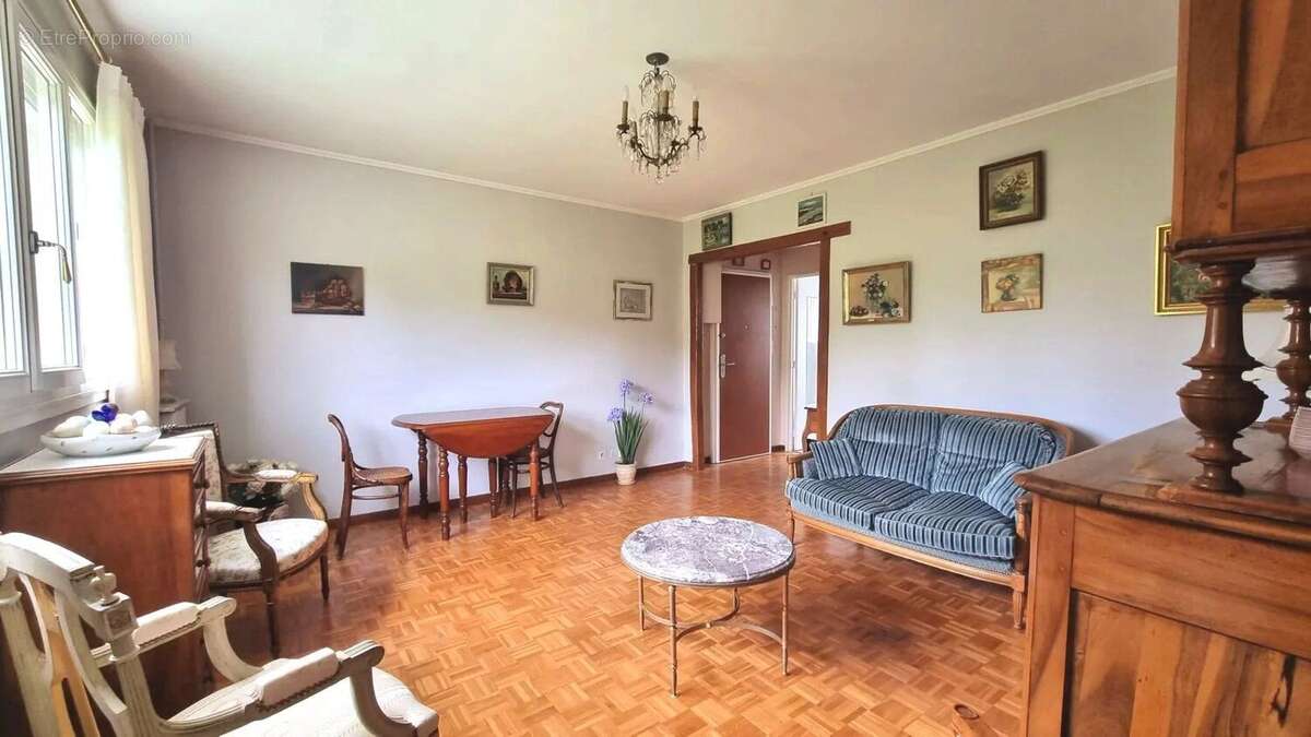 Appartement à BEYNES