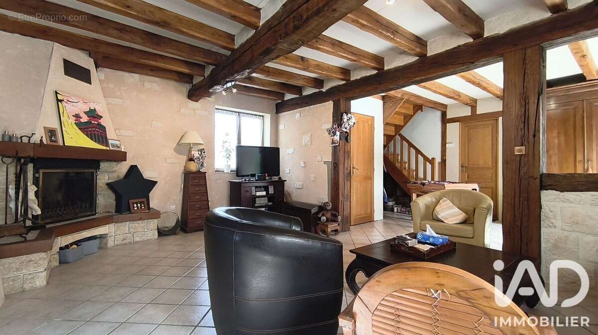 Maison 180 m² à Ouarville  - photo 4