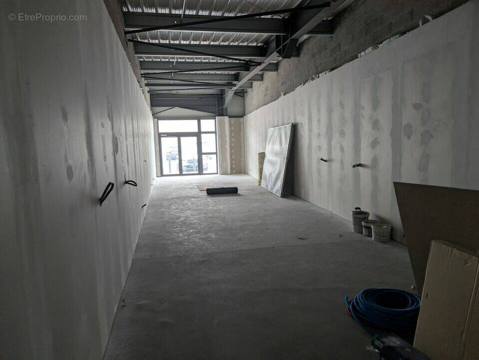 Autre à PORTES-LES-VALENCE