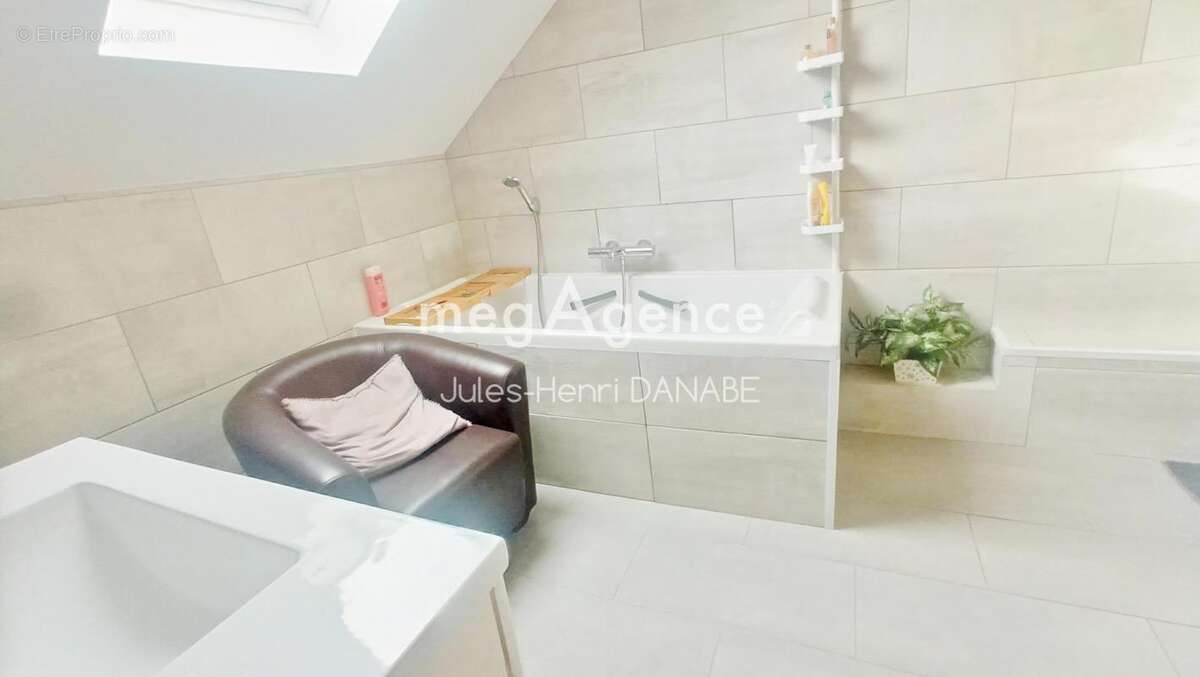 Maison à FERRIERES-EN-GATINAIS