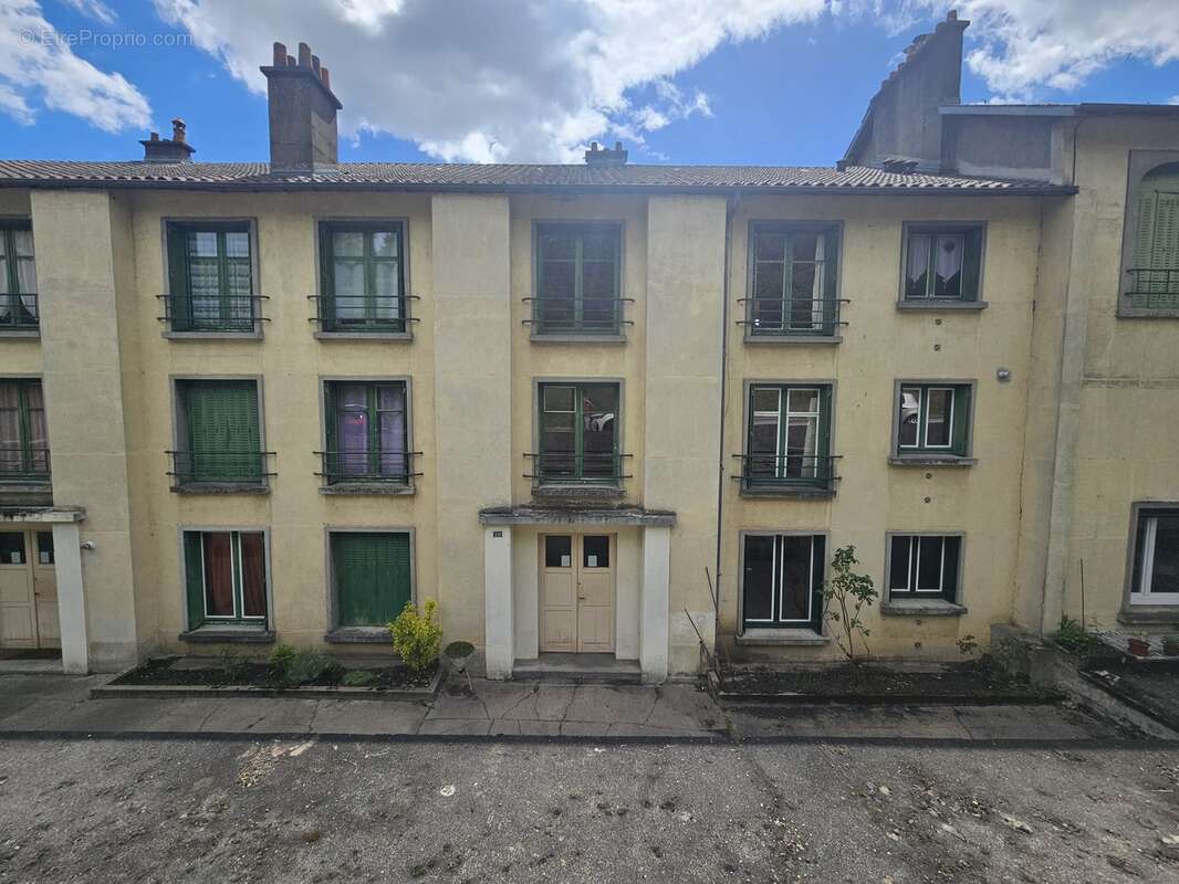 Appartement 57 m² à Saint-Leonard-De-Noblat  - photo 10