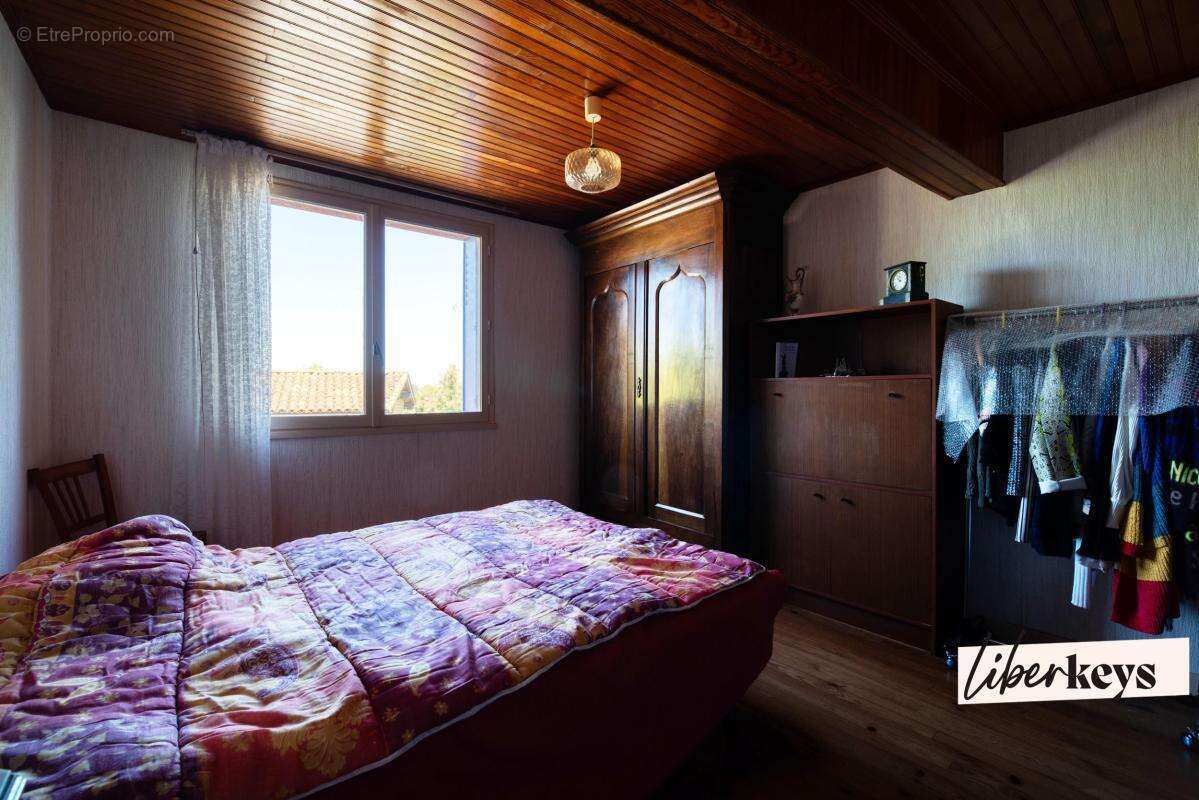 Maison longère T6 garage, annexes, terrain cadre exceptionnel - photo 11