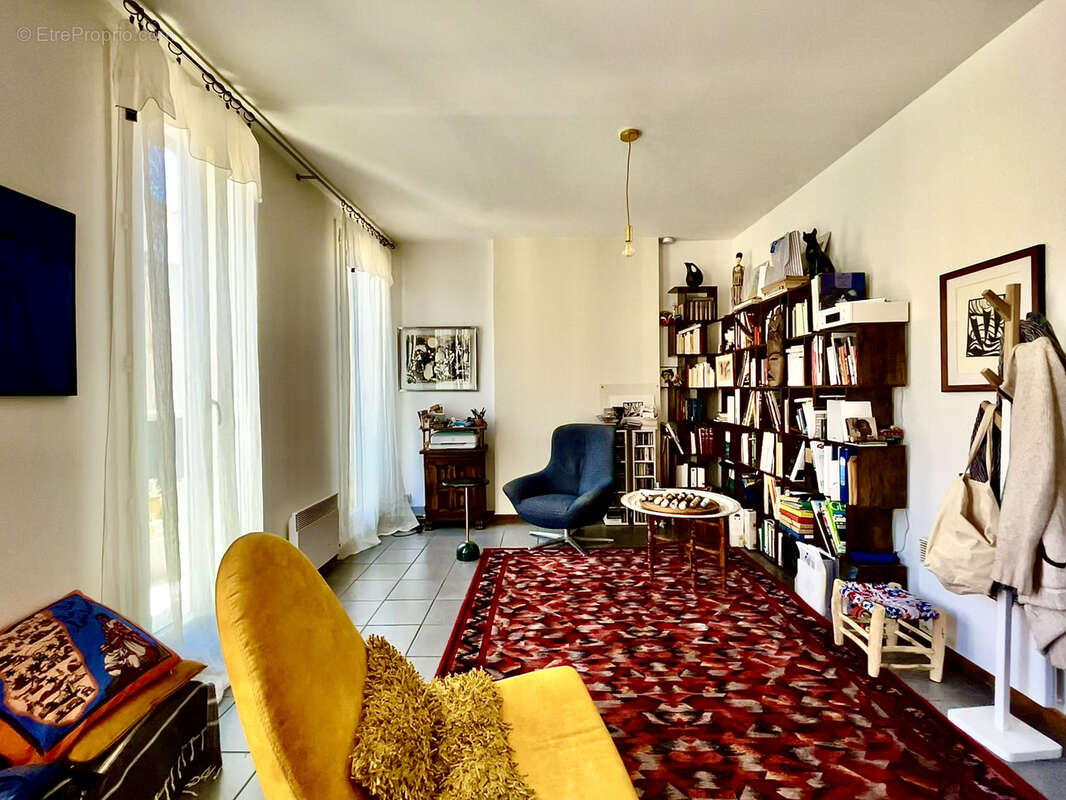 T2 41m2 + balcon 6,50m2 + cave coeur panier 13002 marseille - photo 9