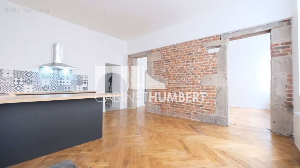 Appartement à SAINT-ETIENNE