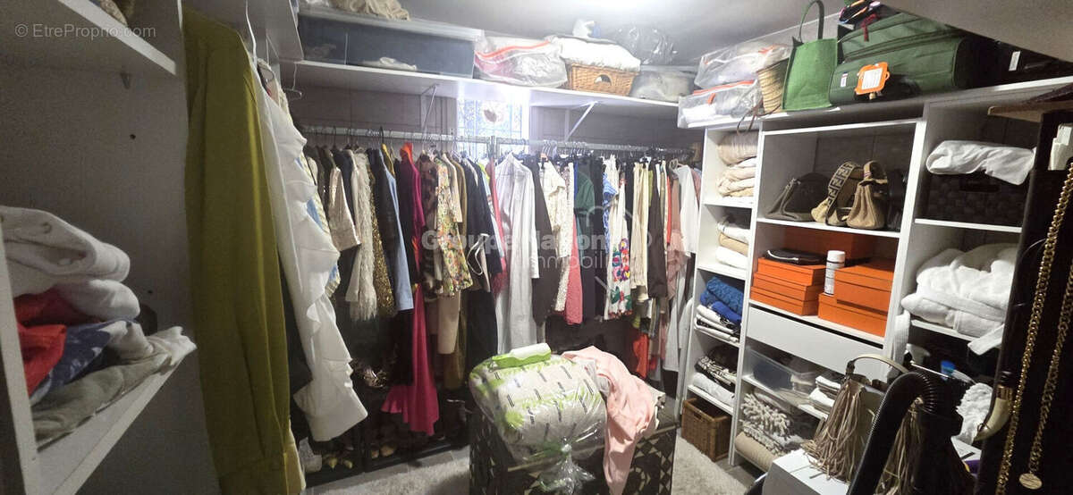 Appartement à LE ROVE
