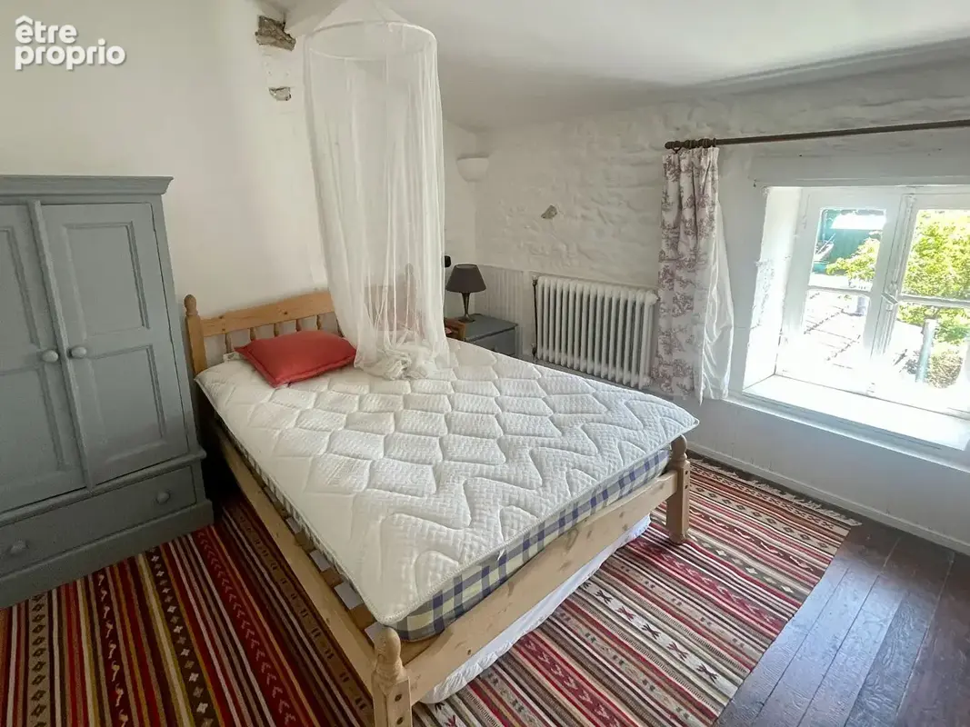 Maison et maison d'amis en centre ville LOULAY, tout à l'égout - photo 13