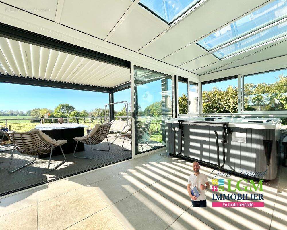 La Roche-sur-Yon – Maison avec véranda, jacuzzi et vue dégagée campagne - photo 2