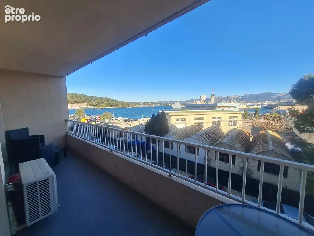 * Proche Plage & Port * Appartement  3 Pièces * Terrasse Avec VUE * (83430) SAINT MANDRIER SUR MER * - photo 4