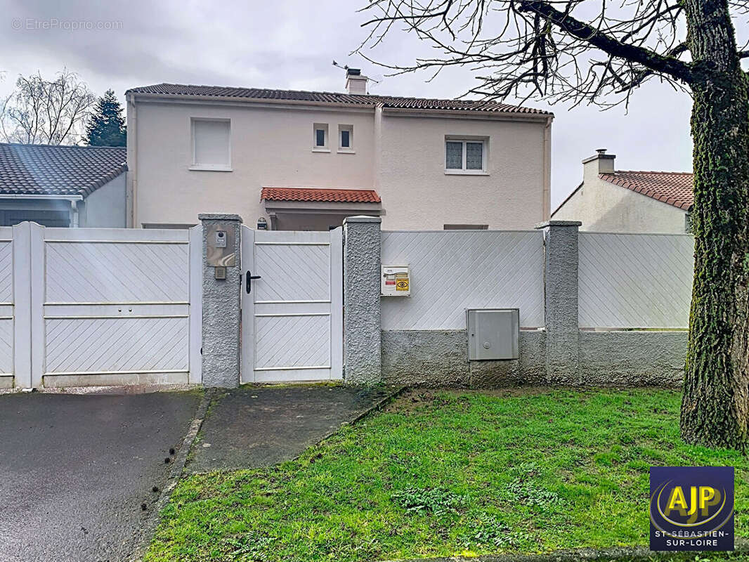 Maison à SAINT-SEBASTIEN-SUR-LOIRE