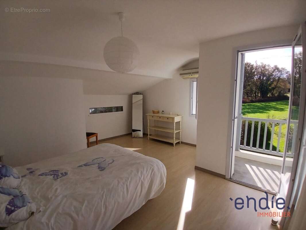 Maison à BONNEGARDE