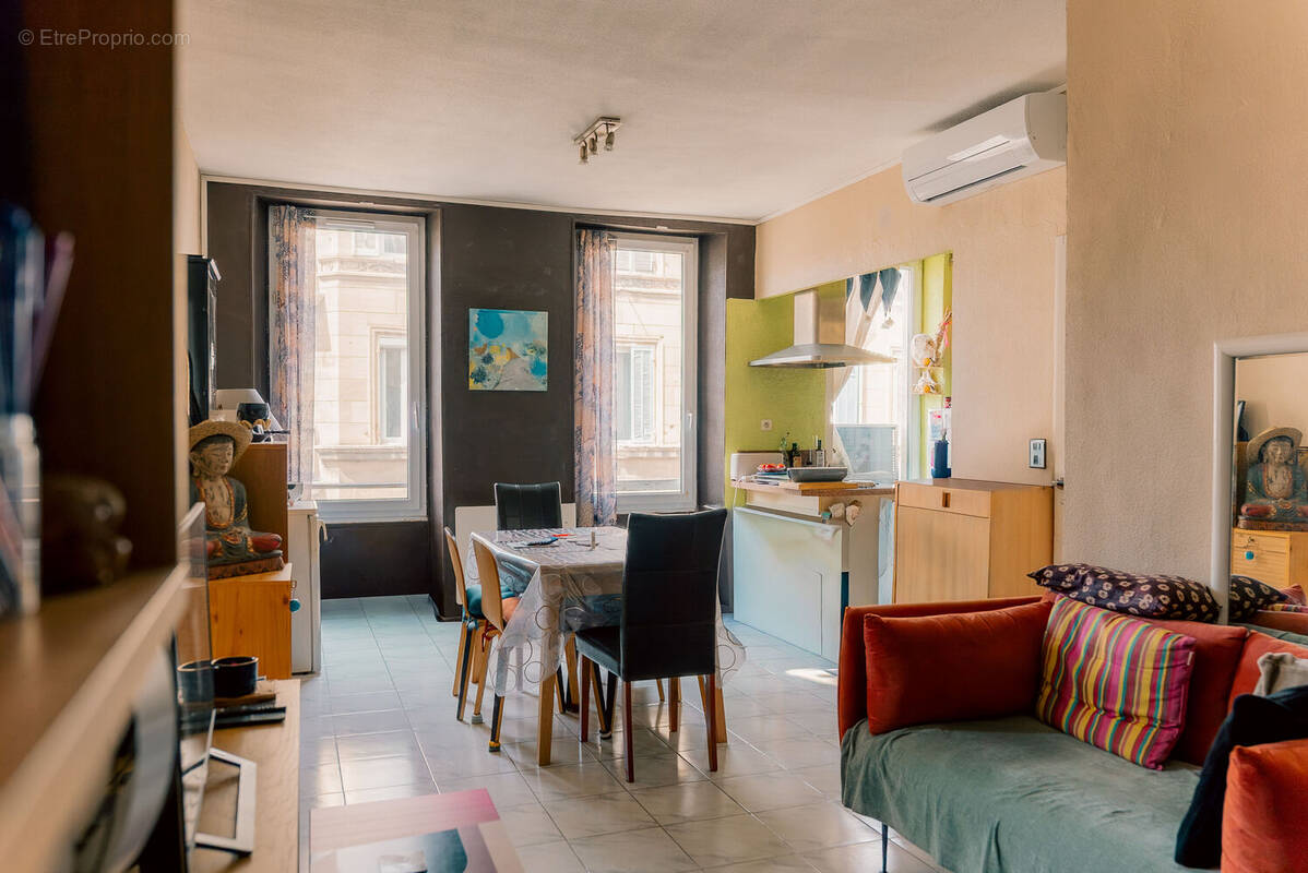 Photo 1 - Appartement à MARSEILLE-7E