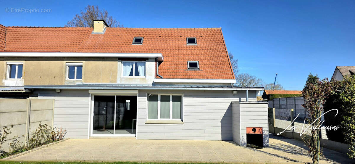 Maison à GREGES